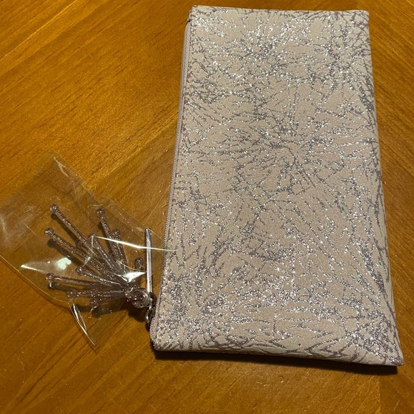 MAC Cosmetic Bag - Picture 2 of 9